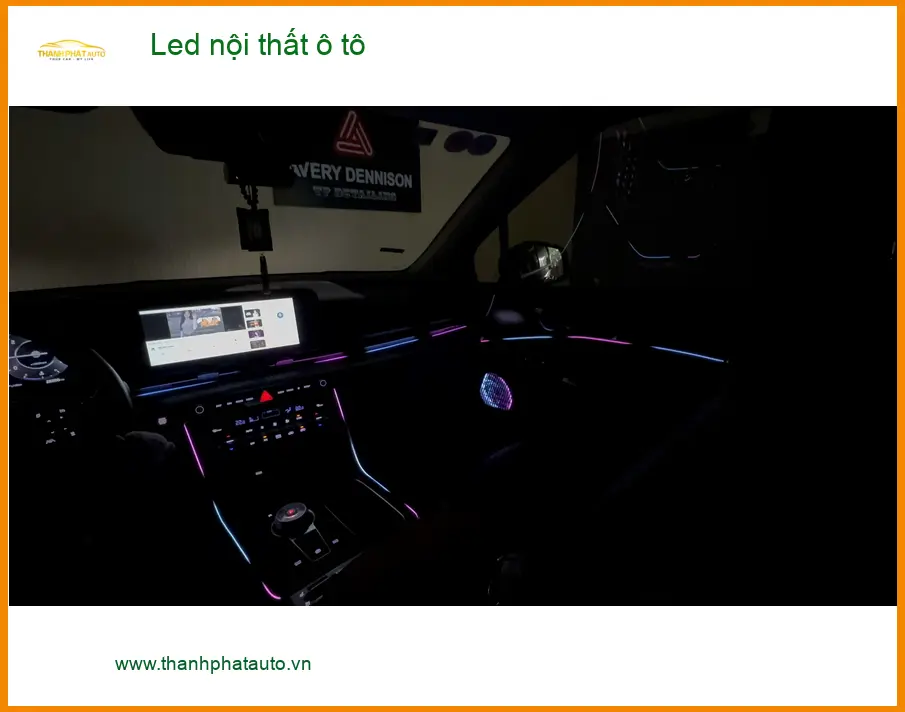 Lắp Led nội thất ô tô tại Quận Phú Nhuận: Anh Cường độ xe VinFast Lux A2.0