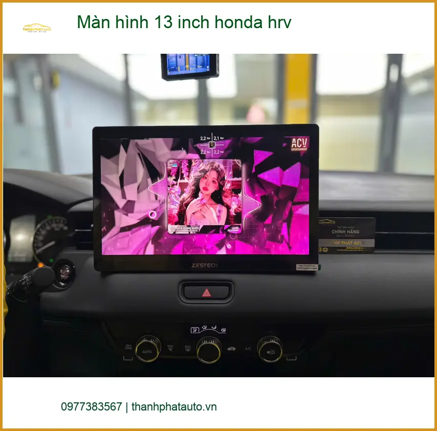 Chị Bích lắp Màn hình 13 inch Honda HR-V tại Hóc Môn để tiện xem bản đồ