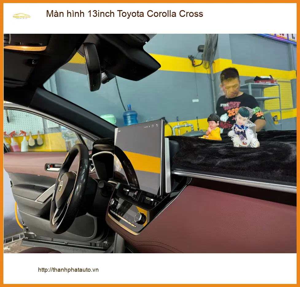 Chú Cường lắp màn hình 13inch Toyota Corolla Cross tại Bình Chánh để nâng tầm giải trí ảnh thực tế 2