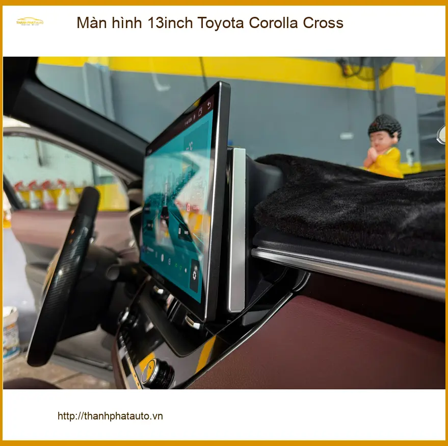 Anh Quốc Bình lắp màn hình 13inch cho Toyota Corolla Cross tại Quận 8 ảnh thực tế 3