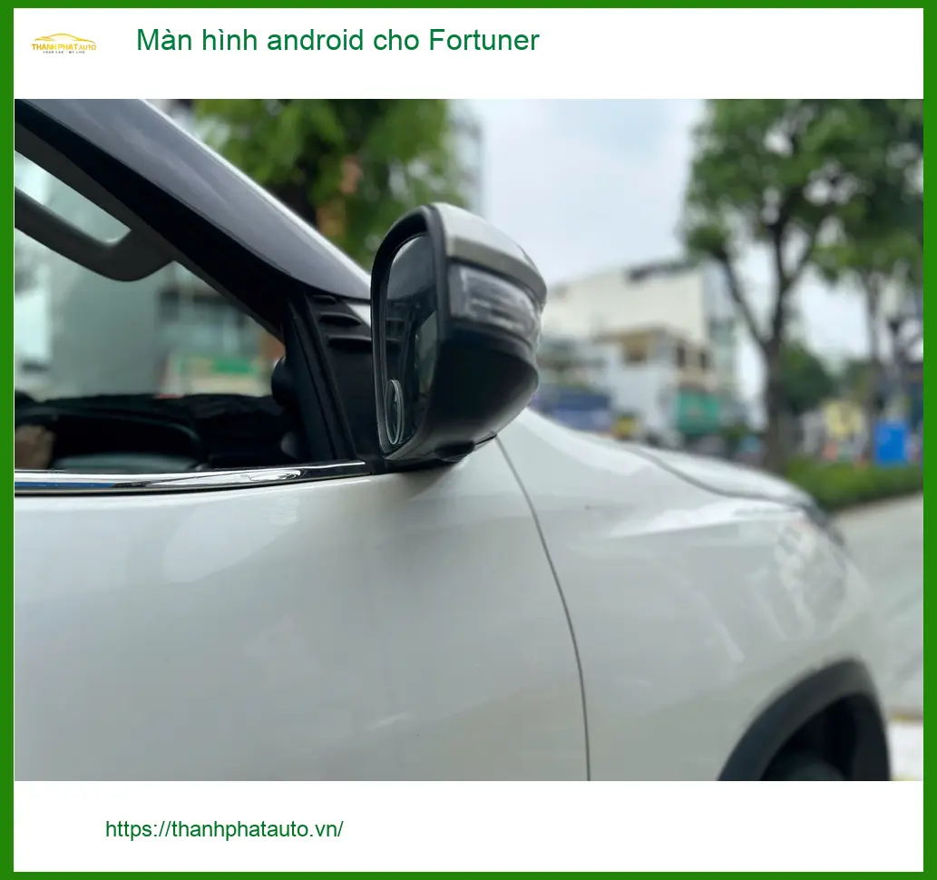 Anh Lâm lắp màn hình android cho Fortuner ở Quận 2 vì màn zin thiếu tính năng giải trí ảnh thực tế 5