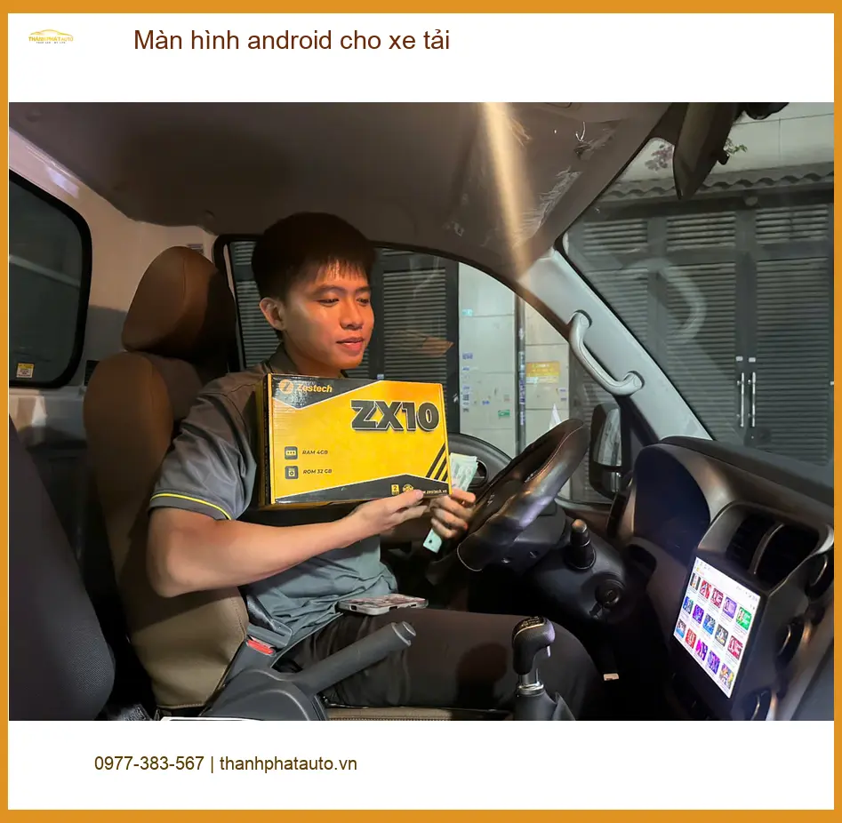 Chú Hưng lắp màn hình Android cho xe tải Hino Dutro tại Quận 9
