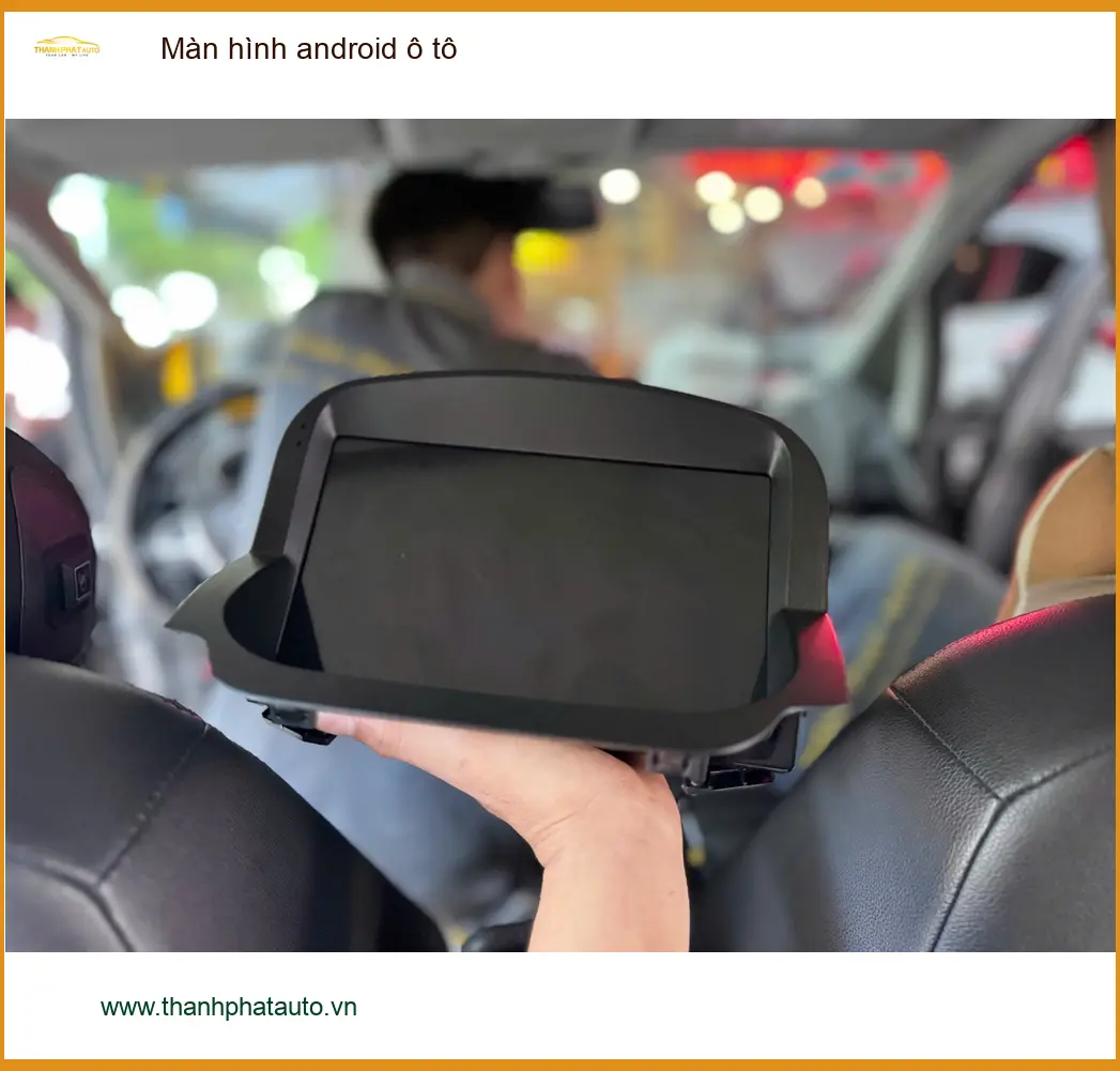 Anh Tấn lắp màn hình android ô tô cho Toyota Camry tại Quận 5 để tiện đường đi làm ảnh thực tế 5