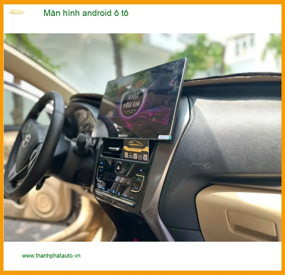 Chú Tấn lắp màn hình Android ô tô cho Toyota Veloz tại Quận 1.