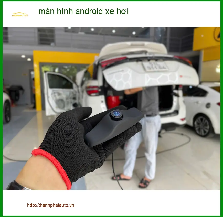 Anh Khải nâng cấp màn hình android xe hơi cho Honda HR-V tại Hóc Môn vì màn zin đã cũ