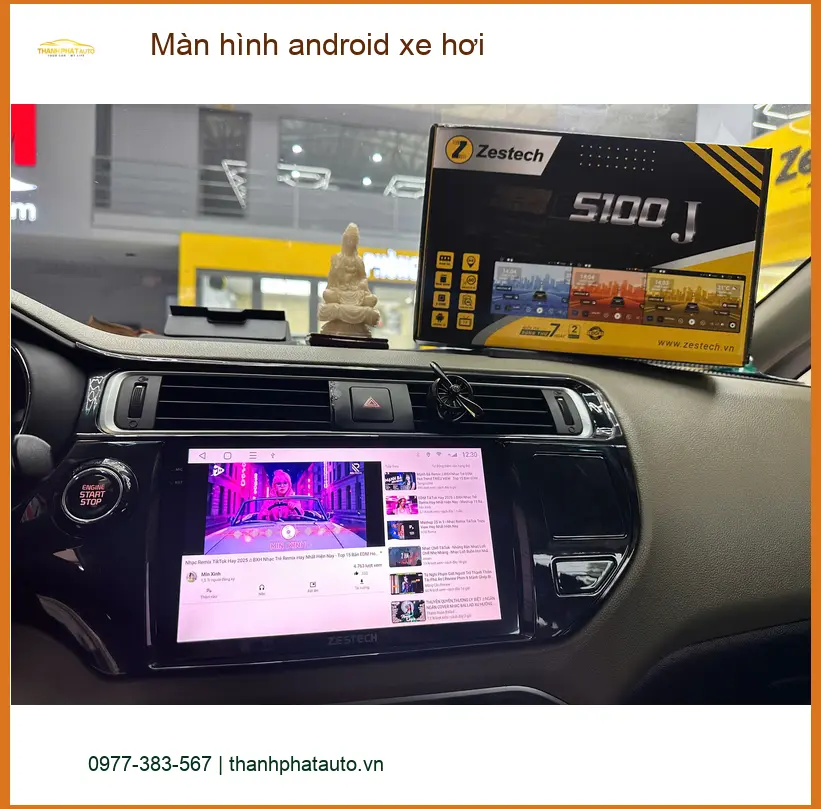 Cô Lan Anh lắp màn hình Android xe hơi cho Honda HR-V tại Quận 2 vì màn zin cũ ảnh thực tế 2