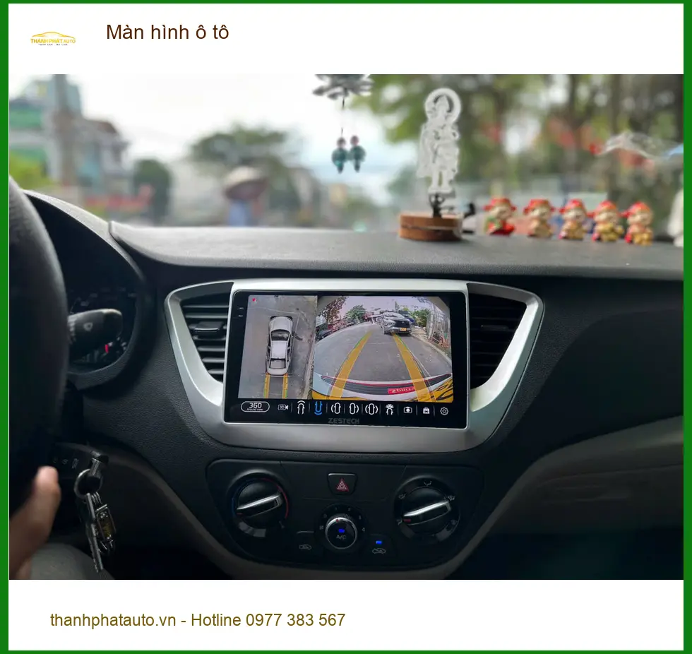 Anh Nhật lắp màn hình ô tô Hyundai Accent tại Quận 12 vì màn hình zin đã cũ và chậm