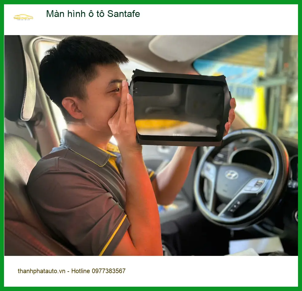 Chị Bích lắp màn hình ô tô Santafe Quận 11 vì màn hình zin chậm ảnh thực tế 2