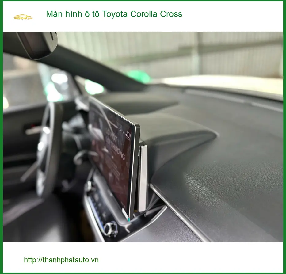 Anh Kiên nâng cấp màn hình ô tô Toyota Corolla Cross tại Quận 2 vì màn zin phản hồi chậm ảnh thực tế 3