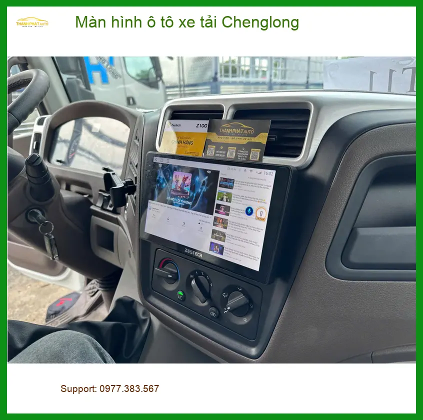 Anh Hoàng Long lắp Màn hình ô tô xe tải Chenglong tại Quận 2 tiện đường dài ảnh thực tế 4