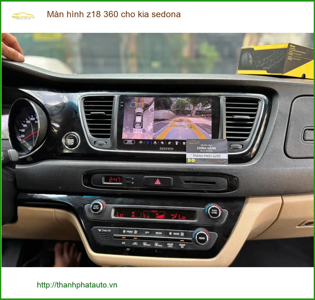 Anh Thắng lắp màn hình Z18 360 cho Kia Sedona Quận 4 để lái xe an toàn hơn