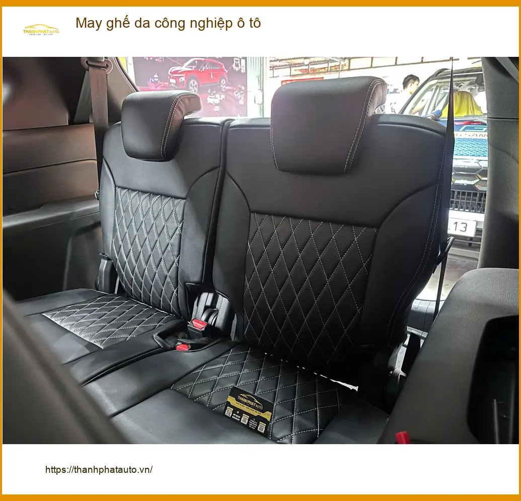 Chú Minh may ghế da công nghiệp ô tô Ford Ranger tại Hóc Môn để nâng tầm không gian xe ảnh thực tế 2