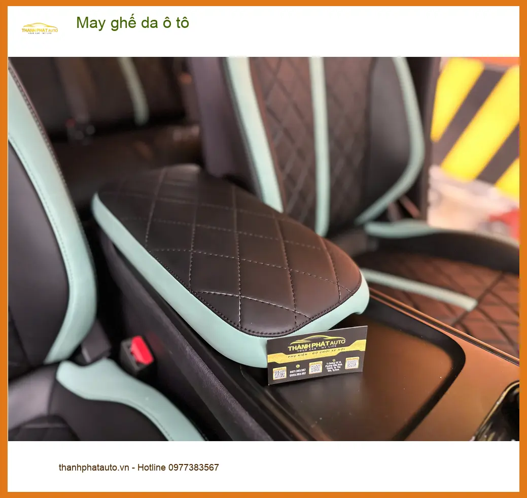 Chị Thúy may ghế da ô tô Toyota Camry tại Quận 4 để nội thất sang trọng và bền đẹp hơn ảnh thực tế 5