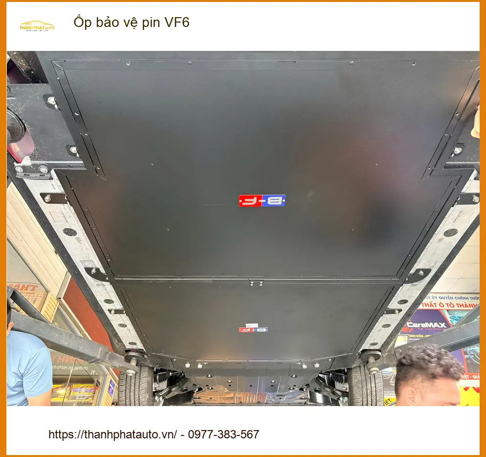Anh Minh lắp ốp bảo vệ pin cho VinFast VF6 tại Củ Chi để an tâm khi di chuyển đường dài ảnh thực tế 2