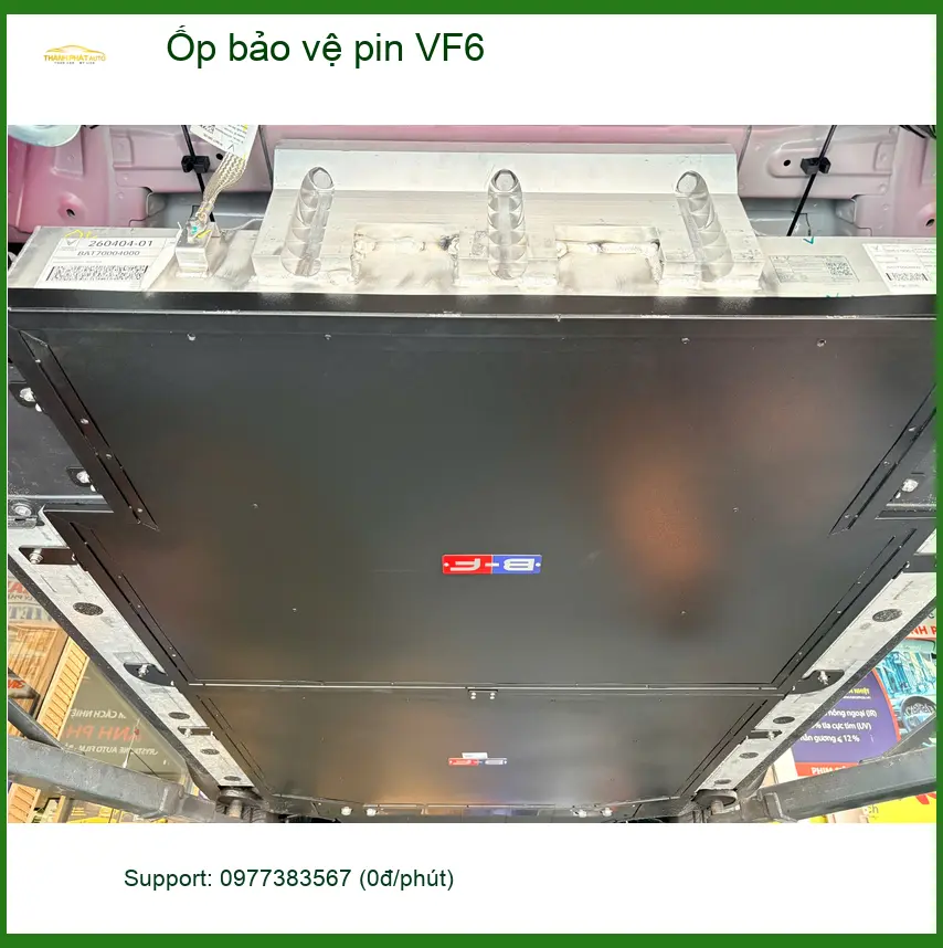 Anh Tuấn Khải lắp ốp bảo vệ pin VinFast VF6 tại Quận 6 để chống va đập hiệu quả ảnh thực tế 5