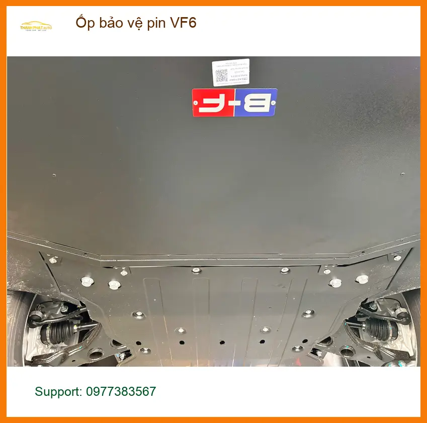 Chị Phương lắp ốp bảo vệ pin VinFast VF6 tại Quận 2 để đảm bảo an toàn cho pin xe ảnh thực tế 2