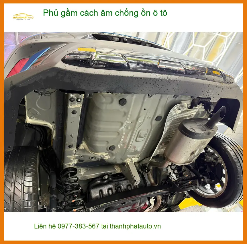 Chị Thư phủ gầm cách âm chống ồn ô tô Mazda 3 Quận 11, giảm tiếng ồn gầm ảnh thực tế 3