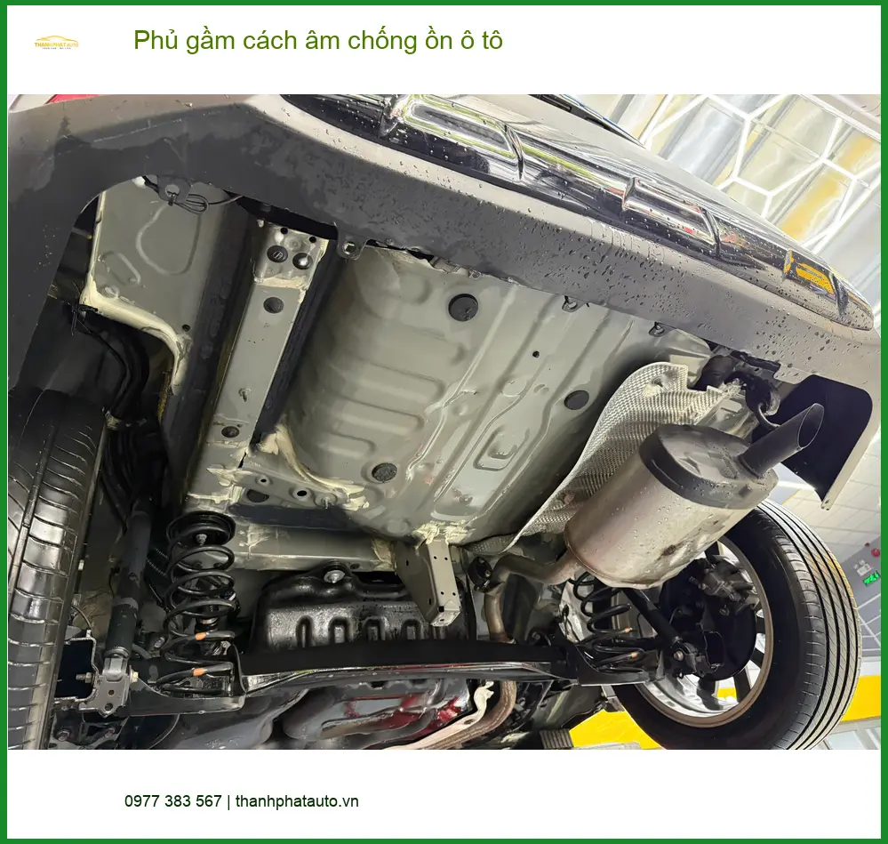Anh Quốc phủ gầm cách âm chống ồn ô tô Honda CRV tại Thủ Đức để giảm tiếng ồn