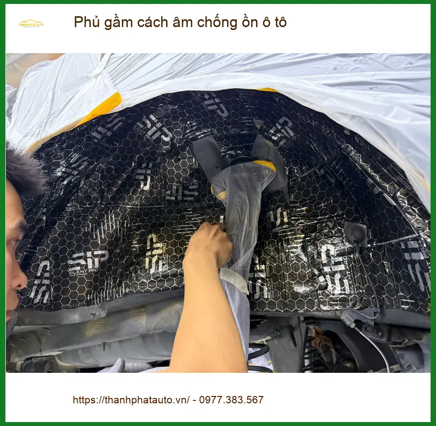 Anh Quốc phủ gầm cách âm chống ồn ô tô Honda CRV tại Thủ Đức để giảm tiếng ồn ảnh thực tế 3