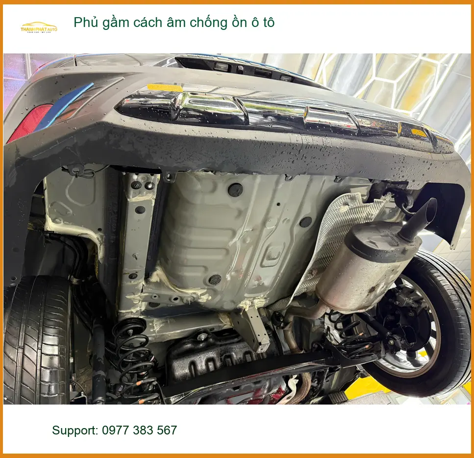 Anh Quang phủ gầm cách âm chống ồn ô tô Hyundai Elantra tại Quận 3 vì tiếng ồn gầm xe ảnh thực tế 3