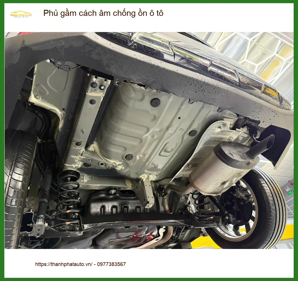 Chú Minh làm phủ gầm cách âm chống ồn ô tô Hyundai Accent Quận 6 đi đường dài đỡ ồn ảnh thực tế 2