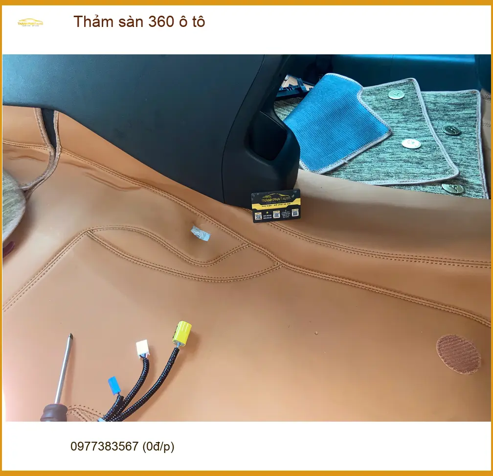 Chị Thảo lắp thảm sàn 360 ô tô cho Honda CRV tại Quận Bình Thạnh để nội thất luôn sạch đẹp ảnh thực tế 3