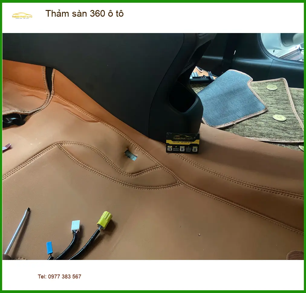 Chị Mai lắp thảm sàn 360 ô tô cho Mazda 3 tại Quận 11 để vệ sinh dễ dàng. ảnh thực tế 4