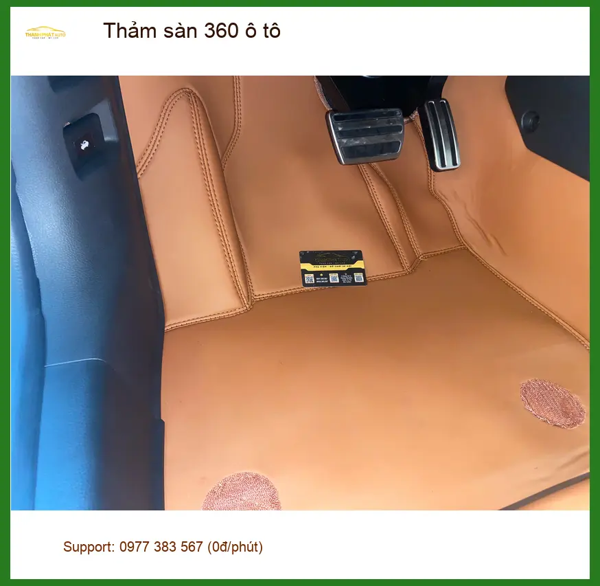 Anh Minh lắp thảm sàn 360 ô tô Honda CRV tại Quận 5 để giữ nội thất sạch sẽ bền lâu