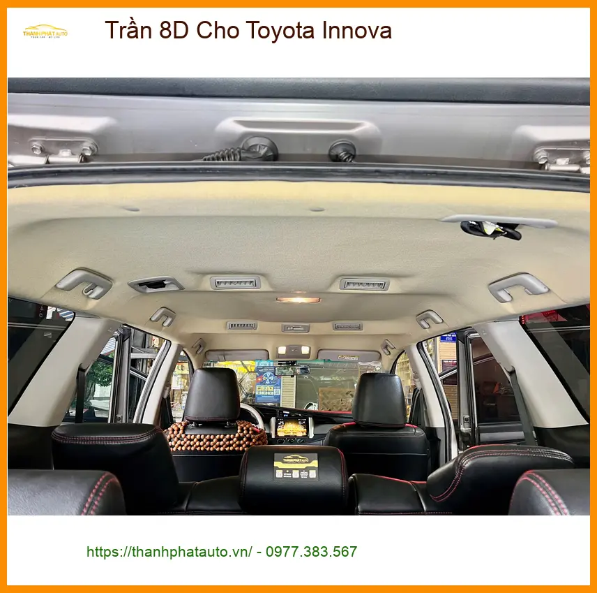 Chú Tùng độ Trần 8D cho Toyota Innova tại Củ Chi để nội thất xe sang hơn