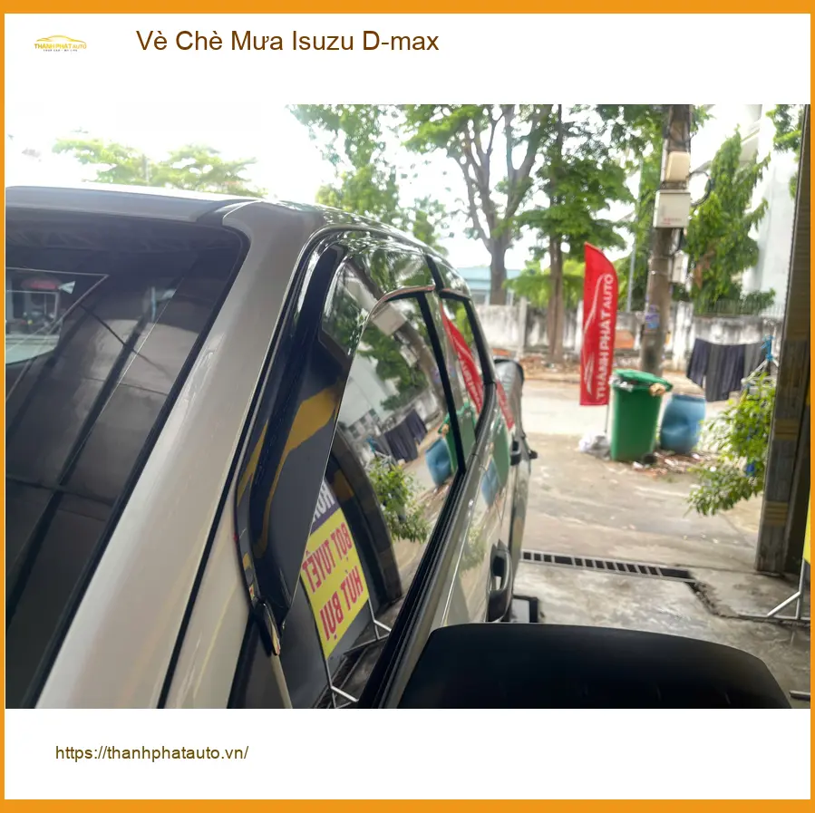 Chú Phước lắp vè che mưa Isuzu D-max tại Quận Tân Phú để xe luôn khô ráo