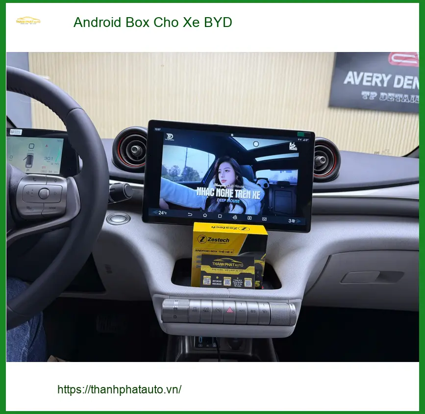 Anh Tùng lắp Android Box cho BYD Atto 3 tại Quận 7 để tối ưu hóa giải trí ảnh thực tế 2