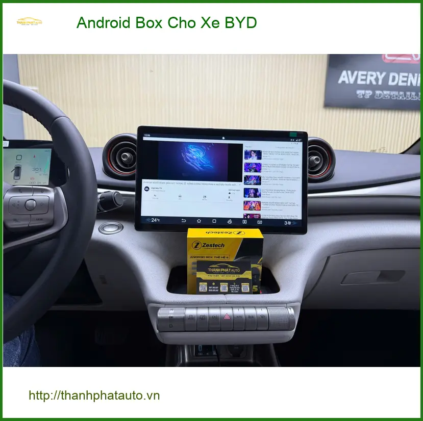 Anh Tùng lắp Android Box cho BYD Atto 3 tại Quận 7 để tối ưu hóa giải trí ảnh thực tế 3