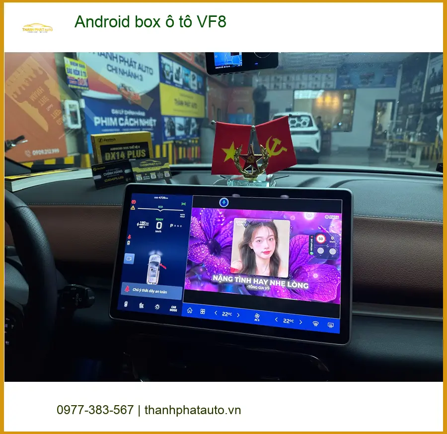Anh Quang lắp Android box ô tô VF8 tại Quận 10 để giải trí trên đường đi làm
