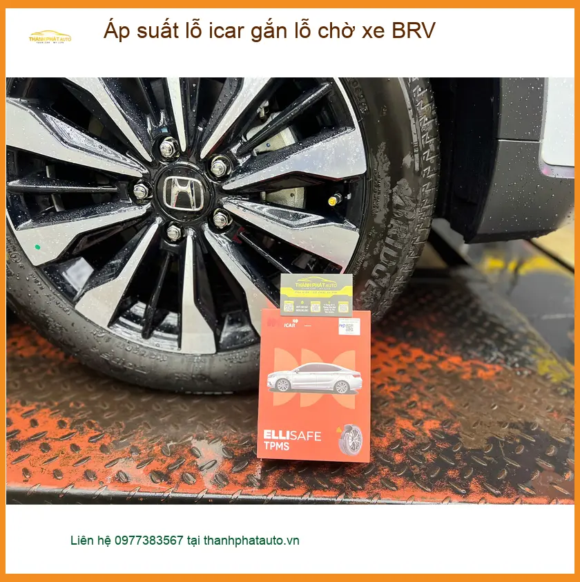 Anh Tấn lắp cảm biến áp suất lốp iCar gắn lỗ chờ xe BRV Quận 3 ảnh thực tế 4