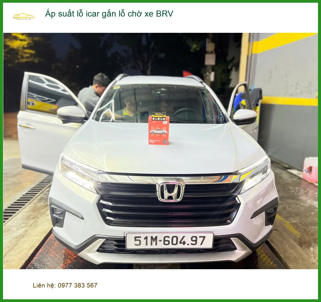Chú Lâm gắn áp suất lốp iCar lỗ chờ cho Honda CRV ở Củ Chi để an toàn hơn ảnh thực tế 2