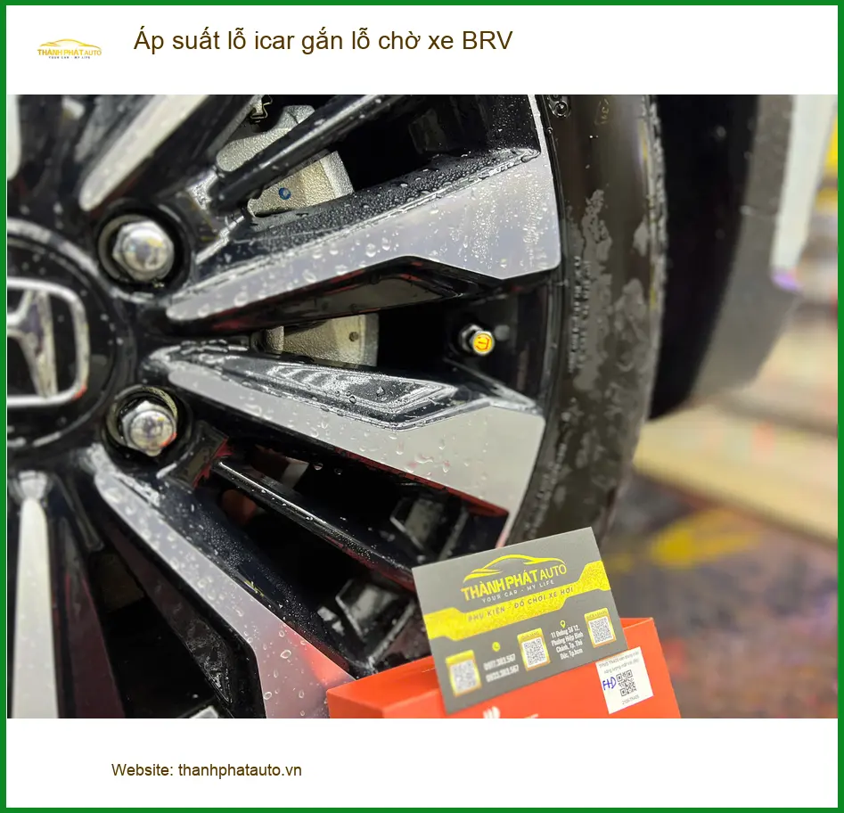 Chú Lâm gắn áp suất lốp iCar lỗ chờ cho Honda CRV ở Củ Chi để an toàn hơn ảnh thực tế 5
