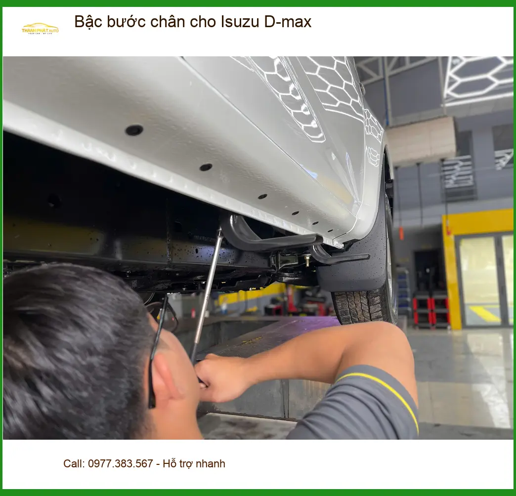 Anh Trọng lắp bậc bước chân Isuzu D-max tại Quận Tân Phú ảnh thực tế 2