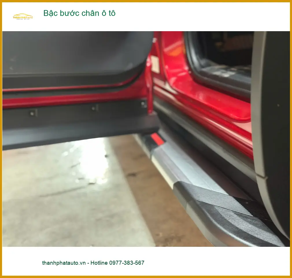 Anh Khải lắp bậc bước chân ô tô Mitsubishi Outlander Gò Vấp, hỗ trợ người lớn ảnh thực tế 2