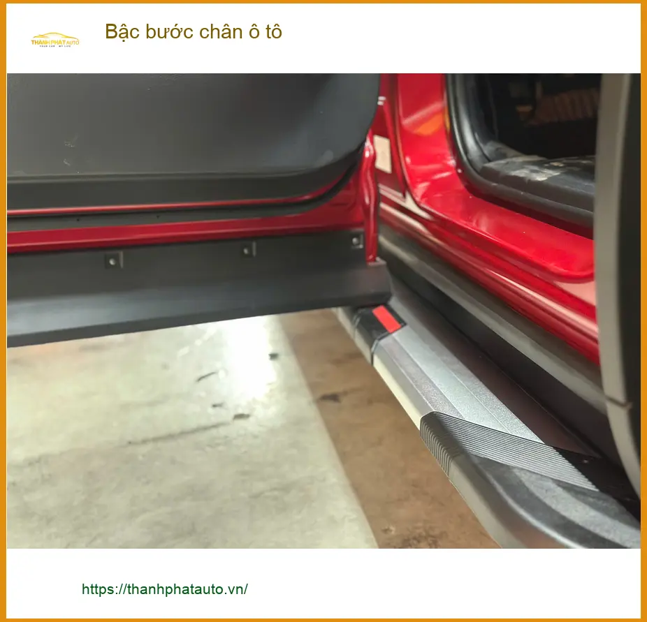 Anh Khải lắp bậc bước chân ô tô Mitsubishi Outlander Gò Vấp, hỗ trợ người lớn ảnh thực tế 3