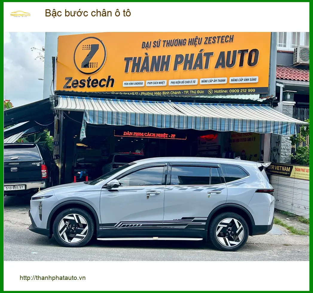 Anh Cường lắp bậc bước chân ô tô Ford Everest tại Quận 12 cho gia đình ảnh thực tế 2