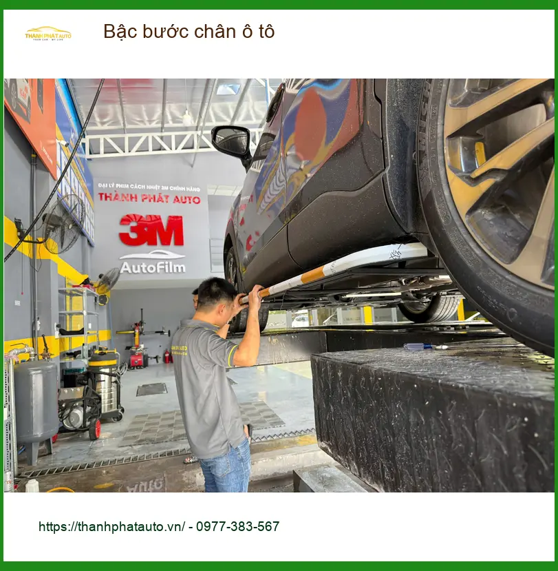 Chị Mai Phương gắn bậc bước chân ô tô Hyundai Santa Fe tại Quận 2 ảnh thực tế 2