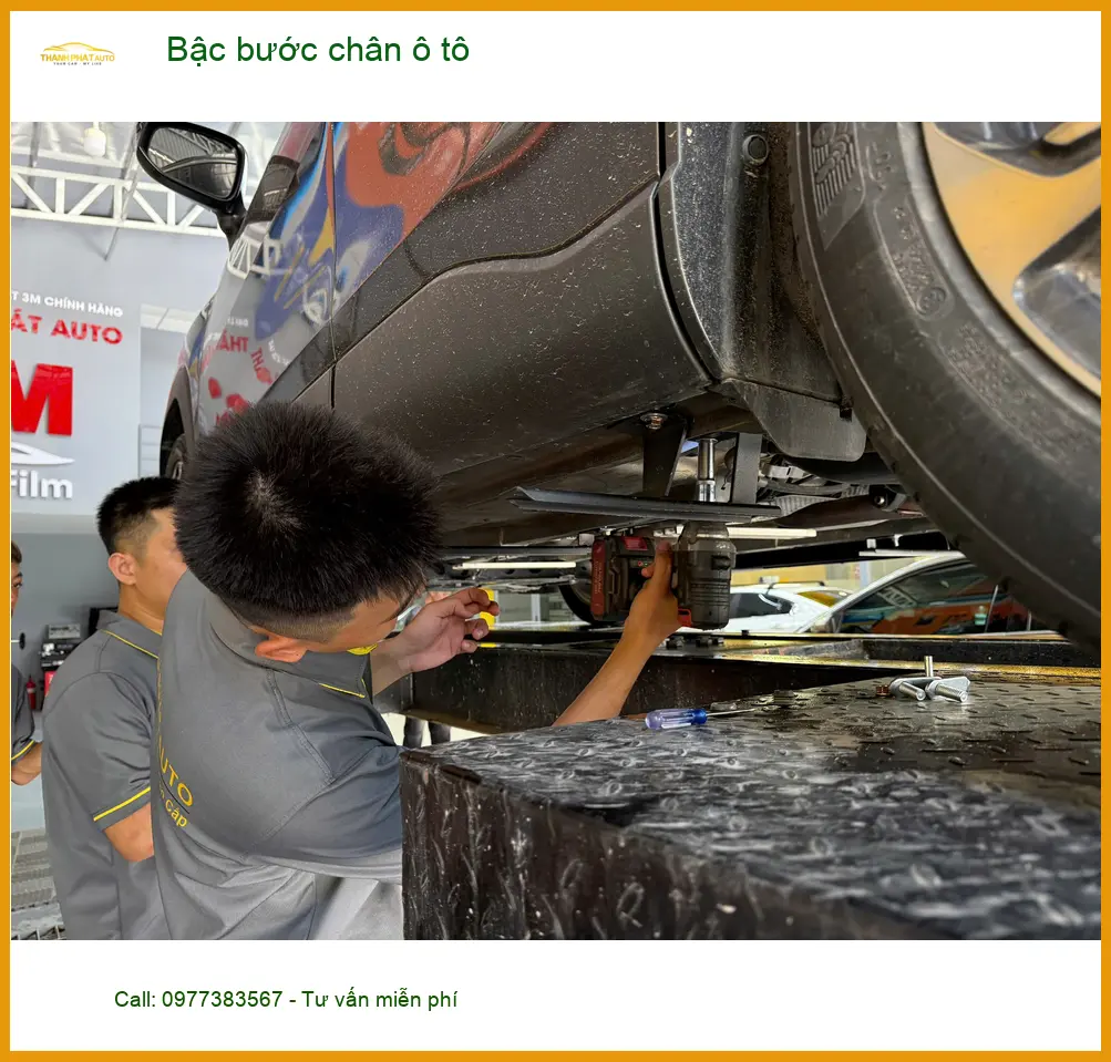 Chị Mai Phương gắn bậc bước chân ô tô Hyundai Santa Fe tại Quận 2 ảnh thực tế 4