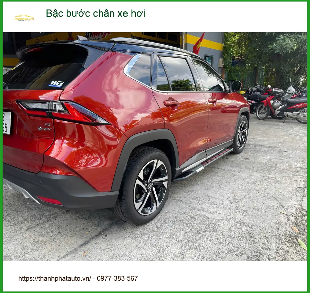 Chị Thảo lắp bậc bước chân xe hơi Kia Sorento tại Quận 1 cho xe thêm an toàn