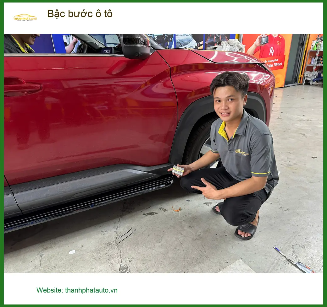 Anh Tấn lắp bậc bước ô tô Hyundai Santa Fe tại Quận 2 ảnh thực tế 3