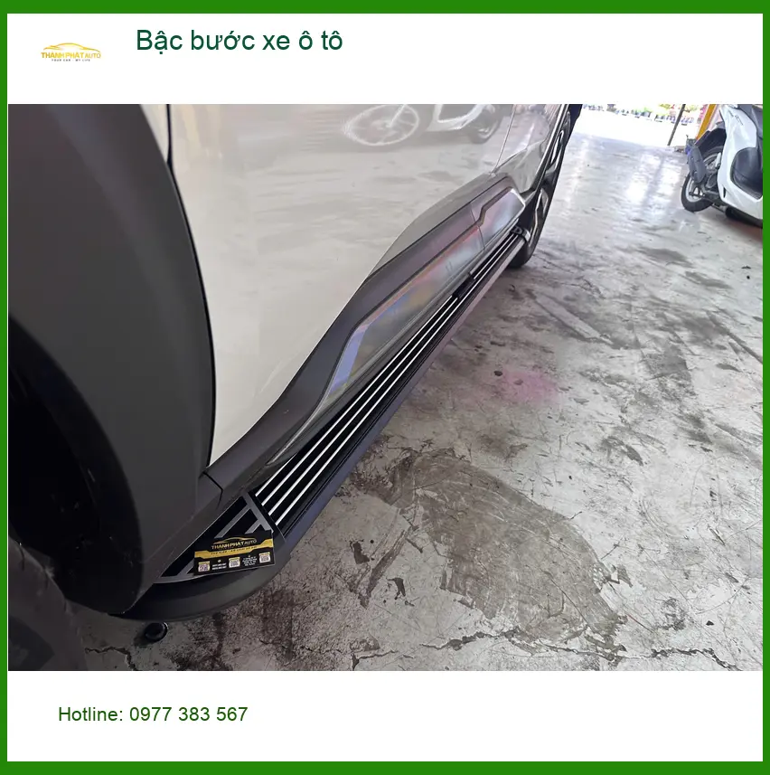 Anh Khải lắp bậc bước xe ô tô Ford Everest tại Quận 12 cho gia đình tiện lợi