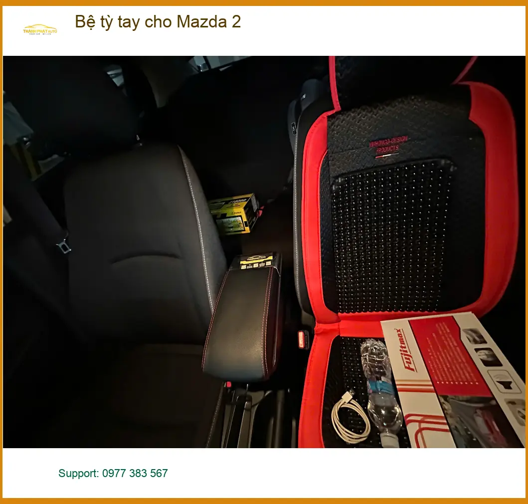 Anh Tùng lắp bệ tỳ tay cho Mazda 2 Quận 9 để đỡ mỏi tay khi lái xe