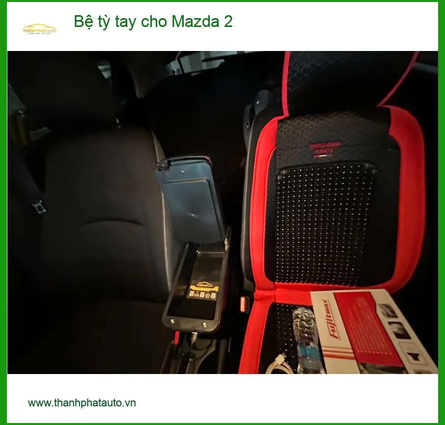 Anh Tùng lắp bệ tỳ tay cho Mazda 2 Quận 9 để đỡ mỏi tay khi lái xe ảnh thực tế 2