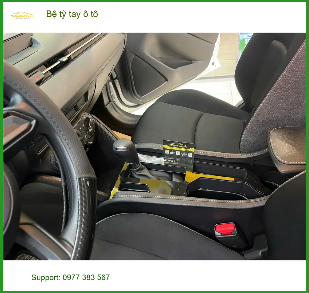Anh Quang lắp bệ tỳ tay ô tô cho Kia K3 tại Quận 9 để đỡ mỏi tay khi lái xe