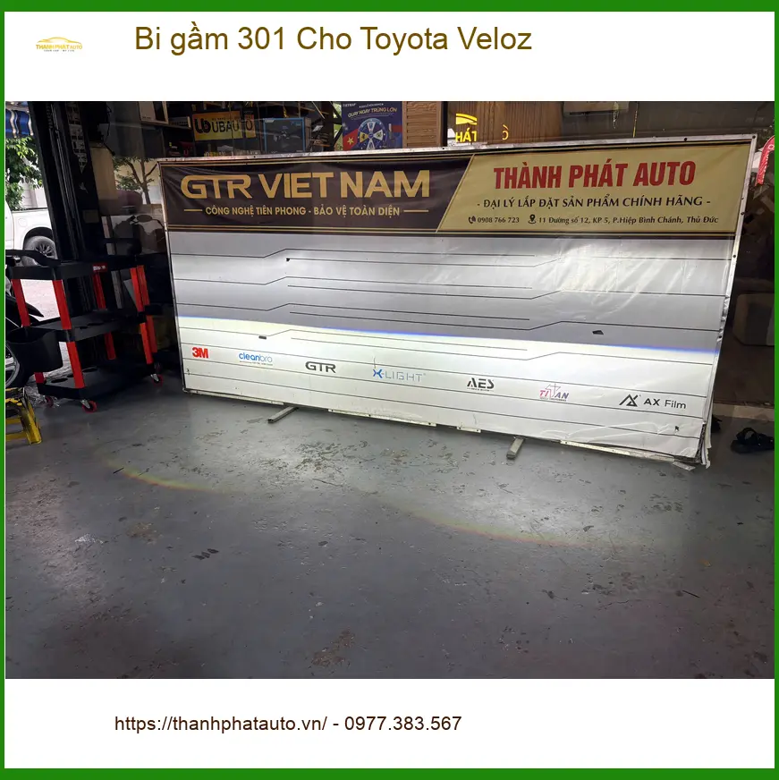 Chị Thanh Trúc lắp Bi gầm 301 cho Toyota Veloz Quận 6 để cải thiện tầm nhìn ban đêm