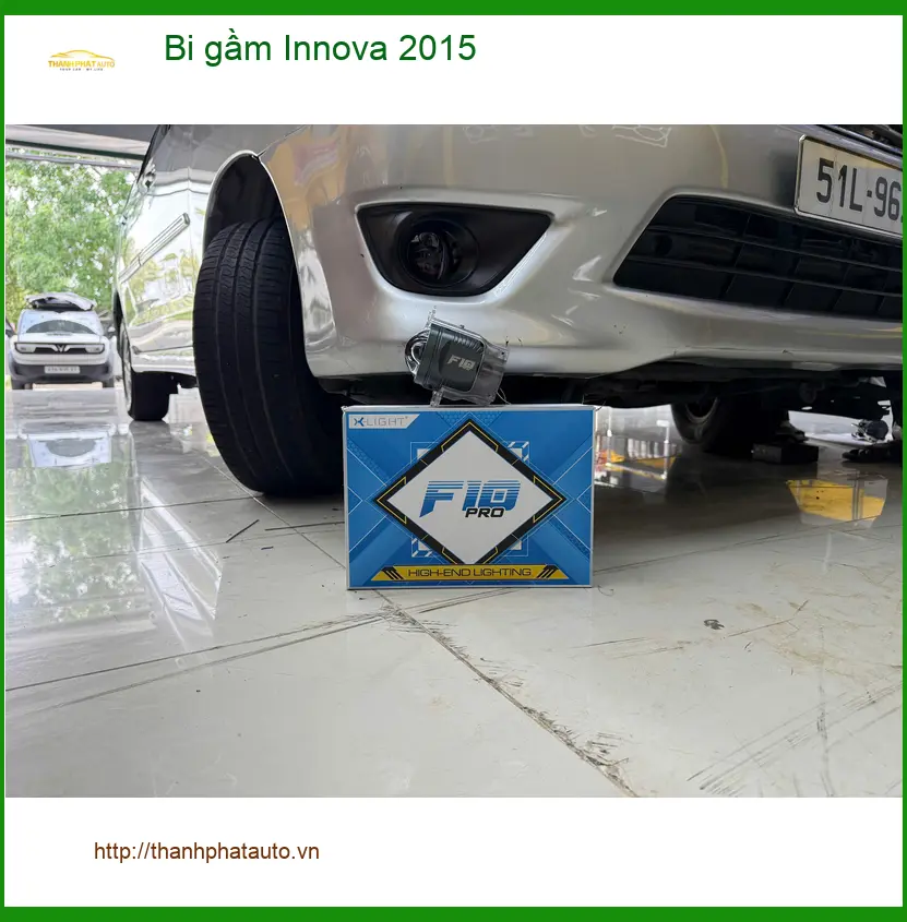 Chị Thảo lắp bi gầm Innova 2015 tại Quận 6 để cải thiện tầm nhìn ban đêm
